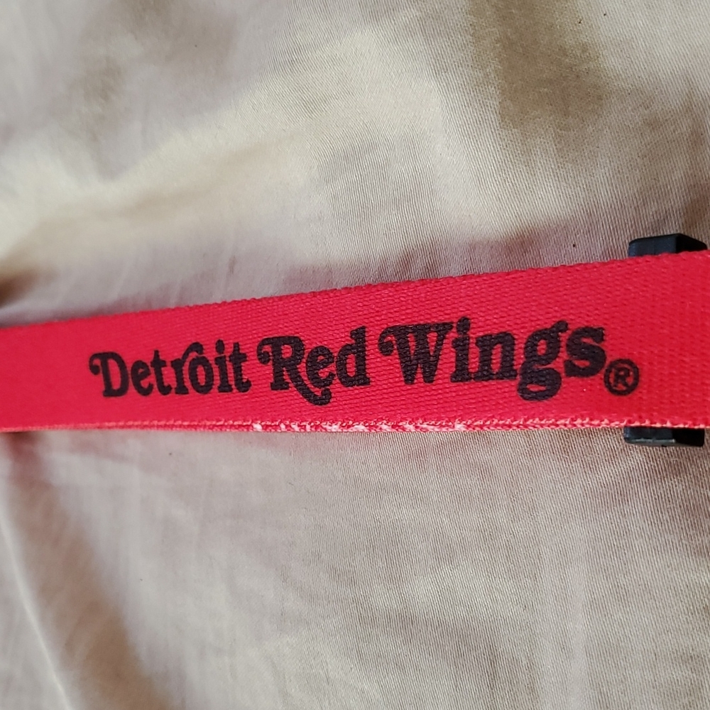 Brand new Red Wings dog collar XL